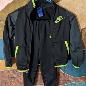 Nike toddler set